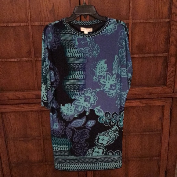 EUC PRINTED DOLMAN SLEEVE DRESS. TAPPERS TOP TO BOTTOM. SZ 2. BEAUTIFUL COLORS. - Picture 1 of 5